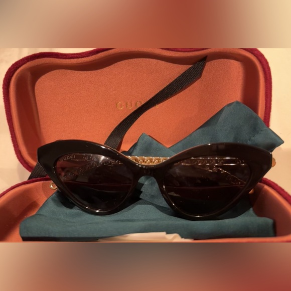 Gucci shades new with original box - Picture 6 of 7